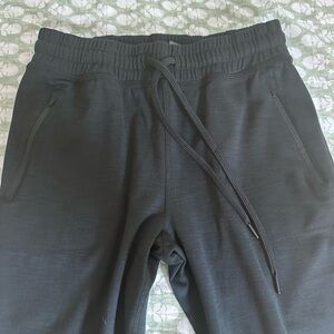 Beyond Yoga Joggers in Black